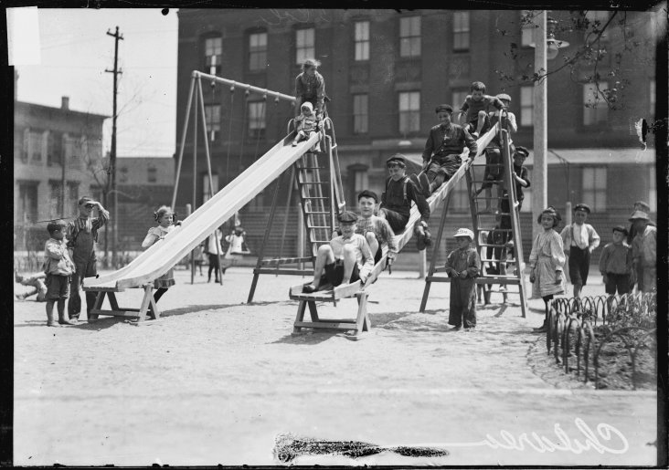 04 - 1908: Playground